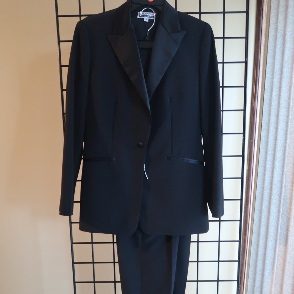 Sunny Names Collection Color: Black 3pc. Pant Suit w/ Sequin Top - Sz. 6